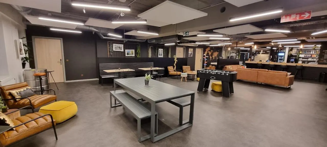 Hi Charleroi Hostel בלגיה