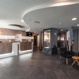 מלון Ibis Styles Airport Aero 44