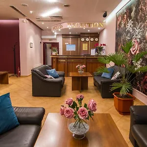 Plaza 3* וארנה